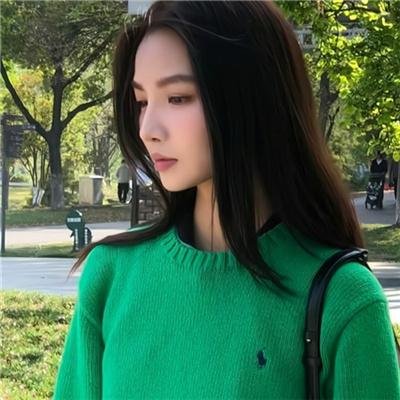 公园里的女孩